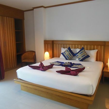 Park Eden Hotel Patong Exterior foto