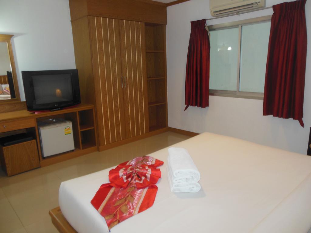 Park Eden Hotel Patong Exterior foto