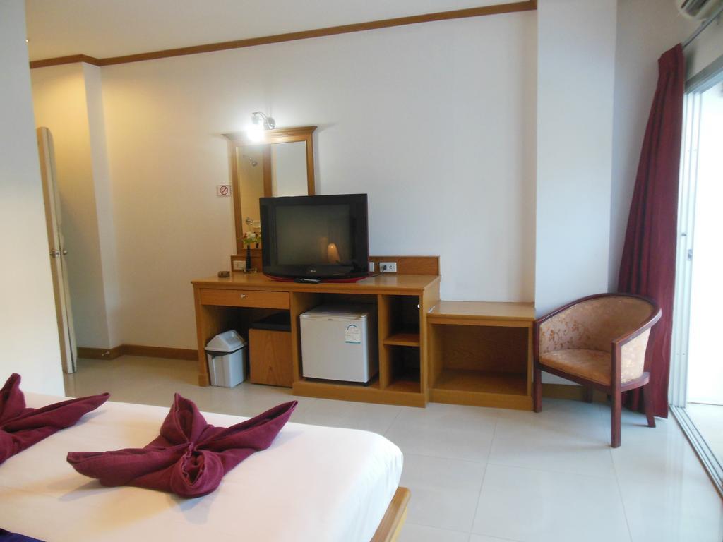 Park Eden Hotel Patong Exterior foto