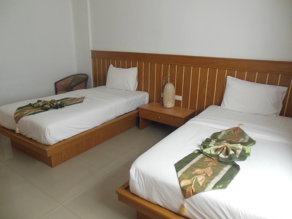 Park Eden Hotel Patong Exterior foto