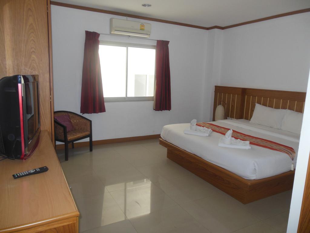 Park Eden Hotel Patong Exterior foto