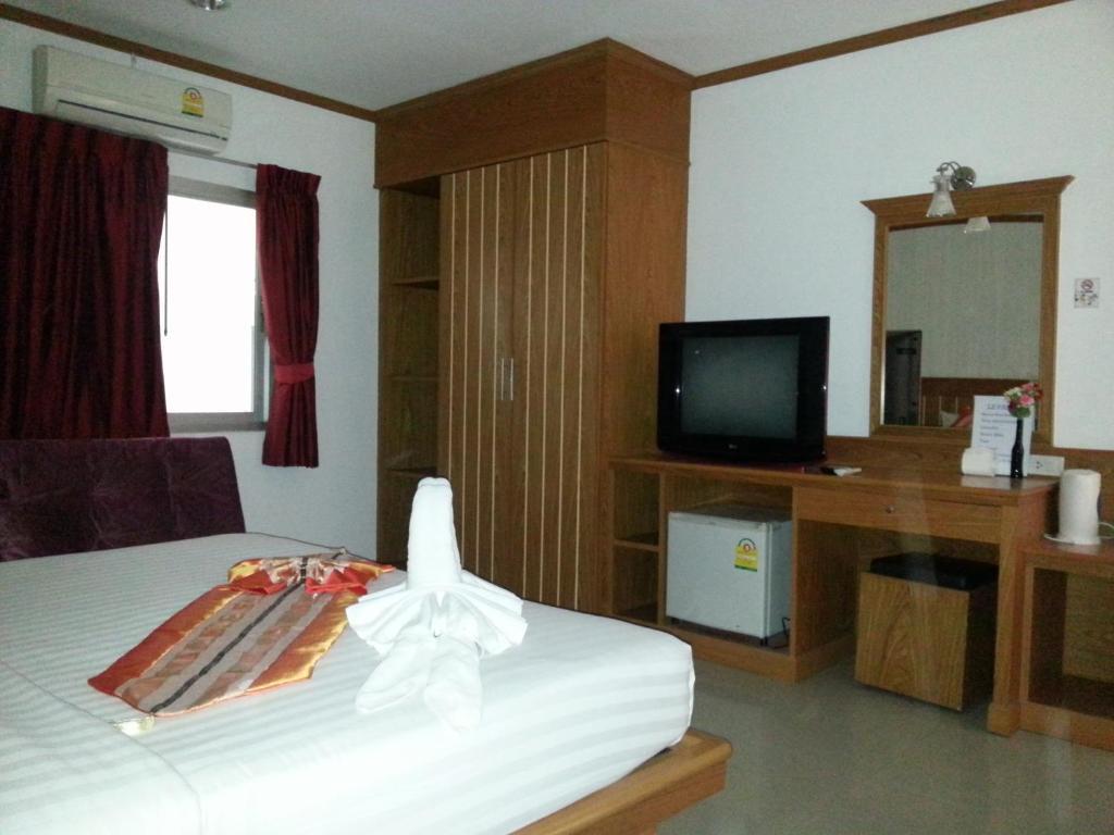 Park Eden Hotel Patong Exterior foto