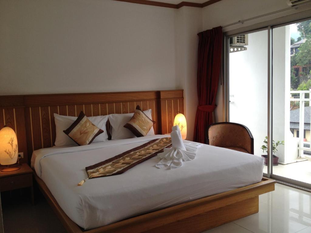Park Eden Hotel Patong Exterior foto