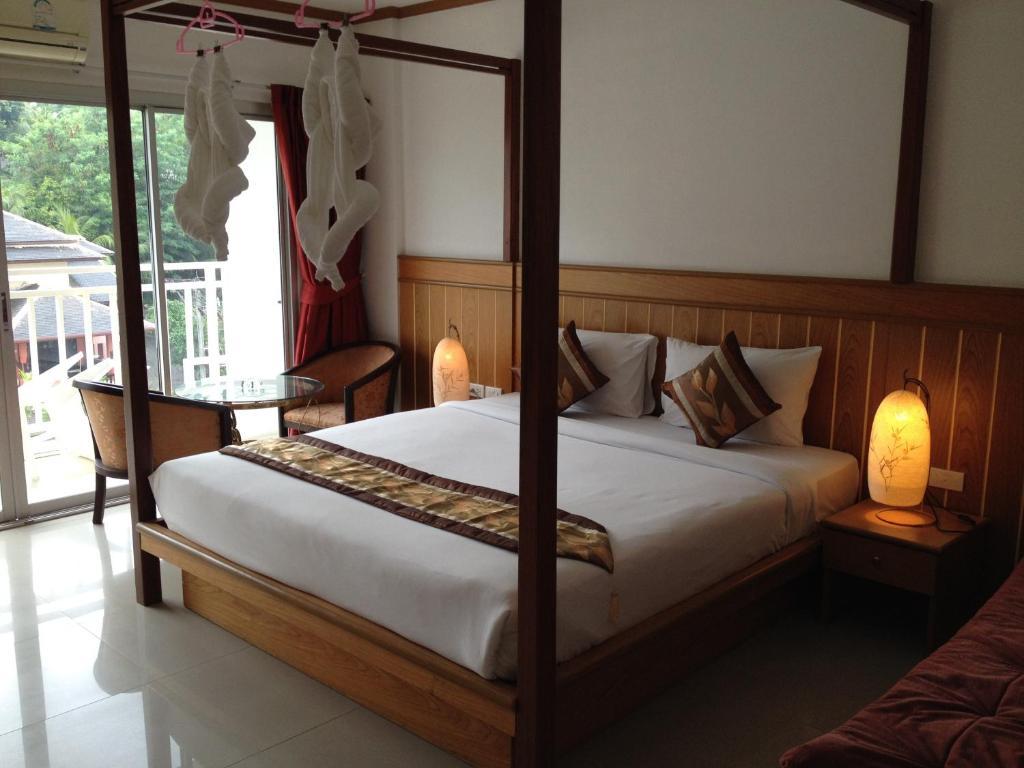 Park Eden Hotel Patong Exterior foto