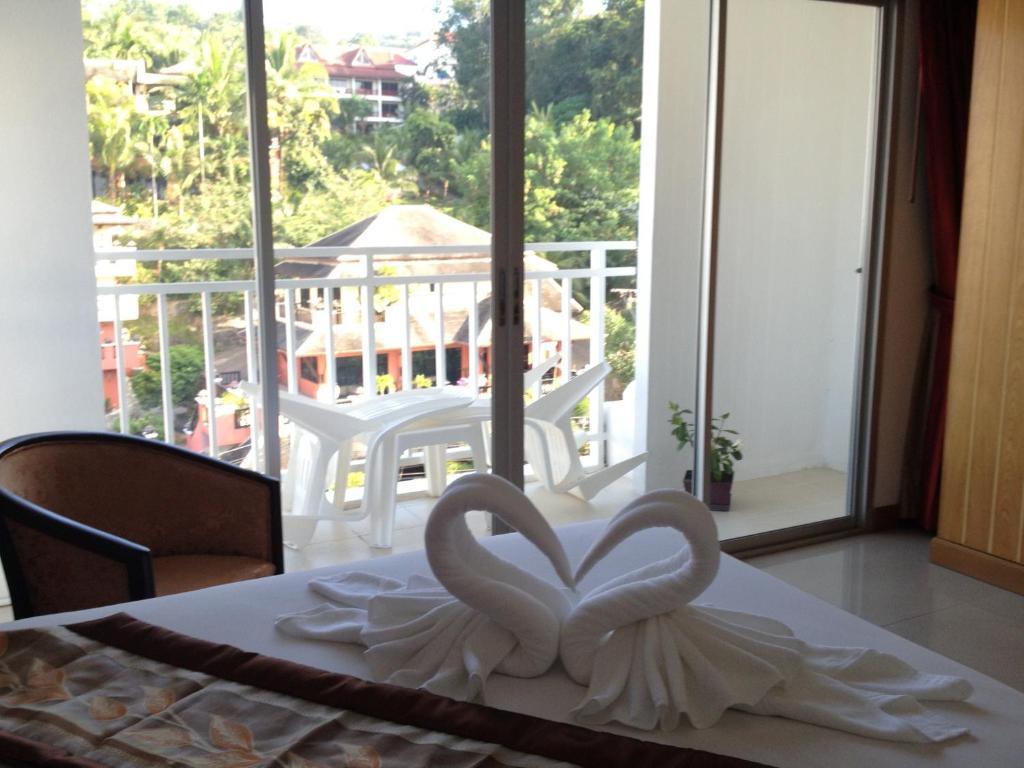 Park Eden Hotel Patong Exterior foto