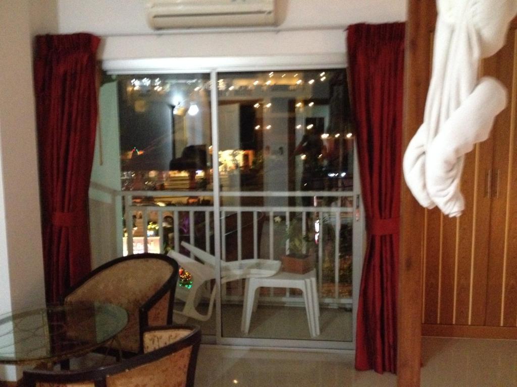 Park Eden Hotel Patong Exterior foto